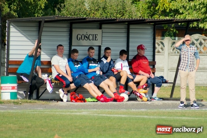 Zdjęcie w galerii na portalu naszraciborz.pl: Stałe fragmenty gry zabójczą bronią Tworkowa. Cyprzanów bez punktów w starciu z liderem wiadomości z regionu