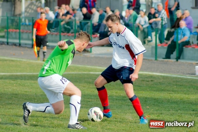 Zdjęcie w galerii na portalu naszraciborz.pl: Stałe fragmenty gry zabójczą bronią Tworkowa. Cyprzanów bez punktów w starciu z liderem wiadomości z regionu