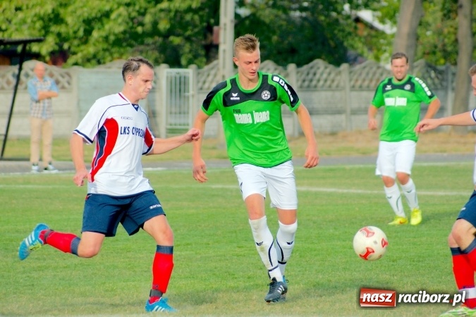 Zdjęcie w galerii na portalu naszraciborz.pl: Stałe fragmenty gry zabójczą bronią Tworkowa. Cyprzanów bez punktów w starciu z liderem wiadomości z regionu