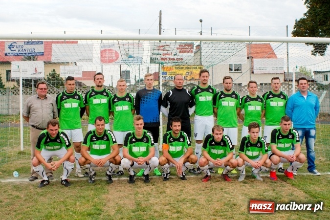 Zdjęcie w galerii na portalu naszraciborz.pl: Stałe fragmenty gry zabójczą bronią Tworkowa. Cyprzanów bez punktów w starciu z liderem wiadomości z regionu