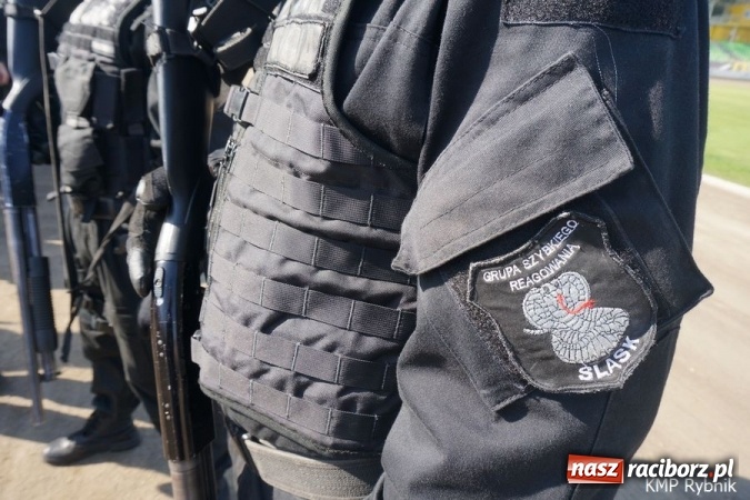 Zdjęcie w galerii na portalu naszraciborz.pl: Policjanci z Raciborza ćwiczyli tworzenie szyków wiadomości z regionu