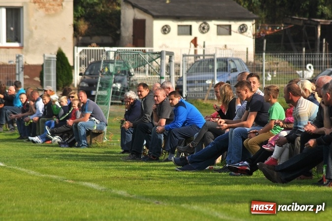 Zdjęcie w galerii na portalu naszraciborz.pl: LKS Adamowice wywiózł trzy punkty z Rudnika wiadomości z regionu