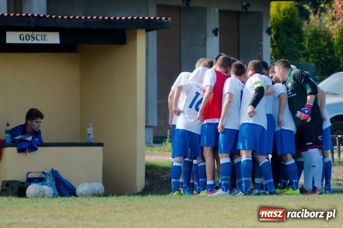 Zdjęcie w galerii na portalu naszraciborz.pl: Atomowy strzał Grzegorza Morica zapewnił Jankowicom komplet punktów wiadomości z regionu