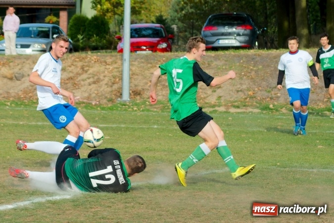 Zdjęcie w galerii na portalu naszraciborz.pl: Atomowy strzał Grzegorza Morica zapewnił Jankowicom komplet punktów wiadomości z regionu