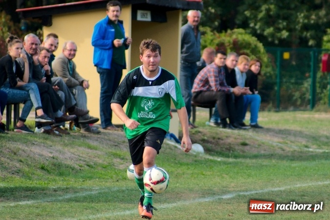 Zdjęcie w galerii na portalu naszraciborz.pl: Atomowy strzał Grzegorza Morica zapewnił Jankowicom komplet punktów wiadomości z regionu