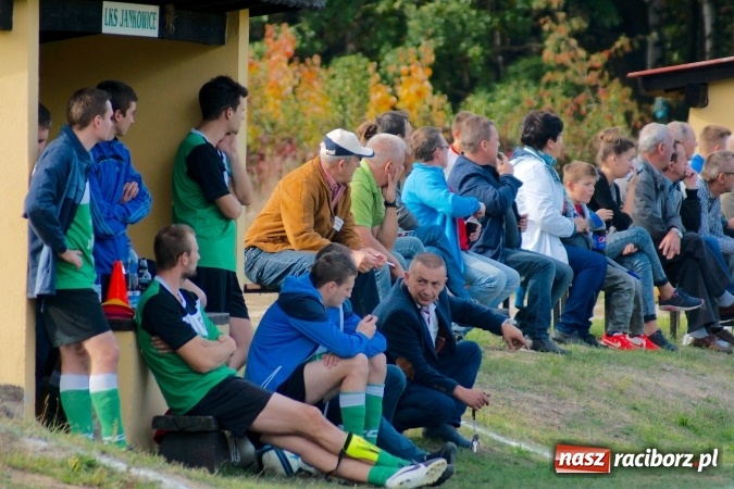 Zdjęcie w galerii na portalu naszraciborz.pl: Atomowy strzał Grzegorza Morica zapewnił Jankowicom komplet punktów wiadomości z regionu