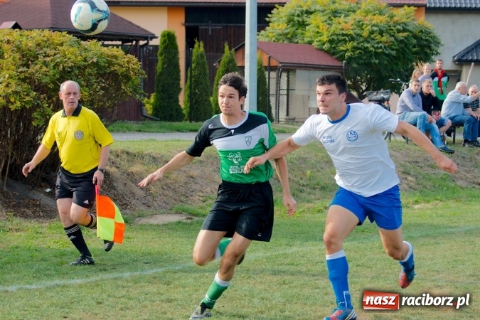 Zdjęcie w galerii na portalu naszraciborz.pl: Atomowy strzał Grzegorza Morica zapewnił Jankowicom komplet punktów wiadomości z regionu