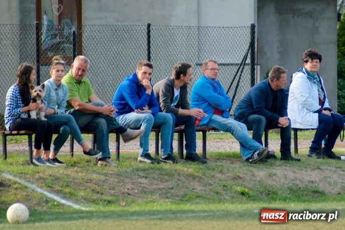 Zdjęcie w galerii na portalu naszraciborz.pl: Atomowy strzał Grzegorza Morica zapewnił Jankowicom komplet punktów wiadomości z regionu