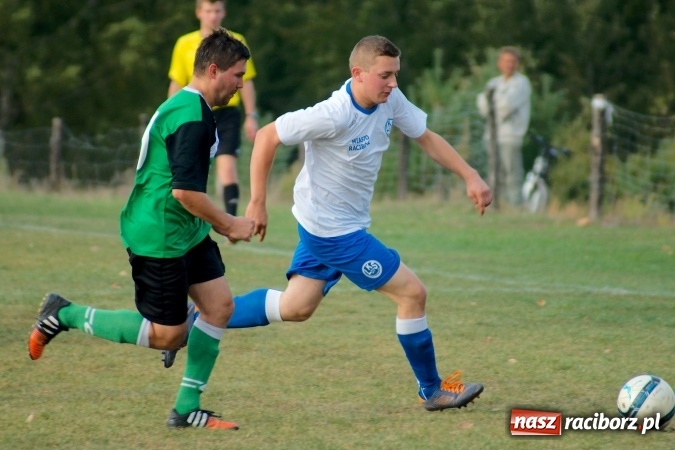 Zdjęcie w galerii na portalu naszraciborz.pl: Atomowy strzał Grzegorza Morica zapewnił Jankowicom komplet punktów wiadomości z regionu