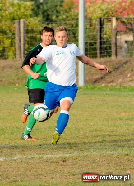 Zdjęcie w galerii na portalu naszraciborz.pl: Atomowy strzał Grzegorza Morica zapewnił Jankowicom komplet punktów wiadomości z regionu