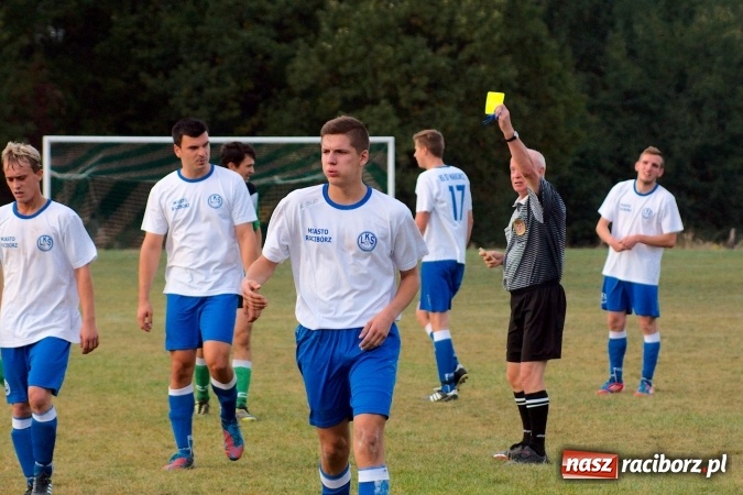 Zdjęcie w galerii na portalu naszraciborz.pl: Atomowy strzał Grzegorza Morica zapewnił Jankowicom komplet punktów wiadomości z regionu