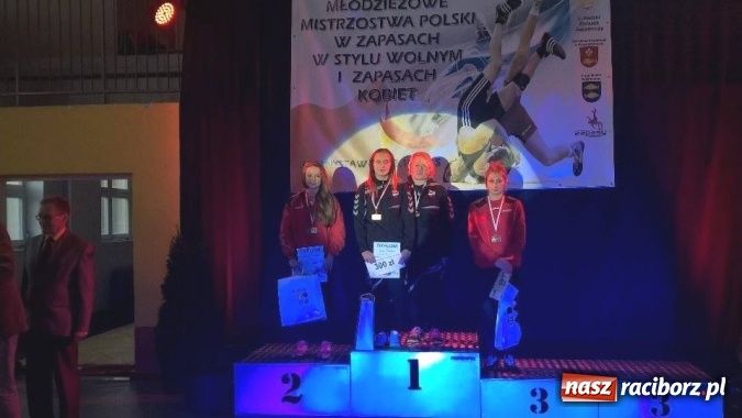 Zdjęcie w galerii na portalu naszraciborz.pl: Dwa złote medale zapaśniczek MKZ Unia Racibórz na Młodzieżowych Mistrzostwach Polski wiadomości z regionu