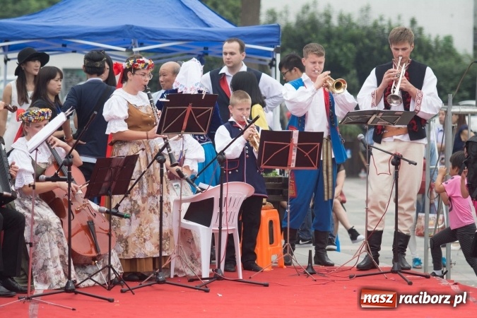Zdjęcie w galerii na portalu naszraciborz.pl: Zesp&oacute;ł Raciborzanie w Chinach i Zjednoczonych Emiratach Arabskich wiadomości z regionu