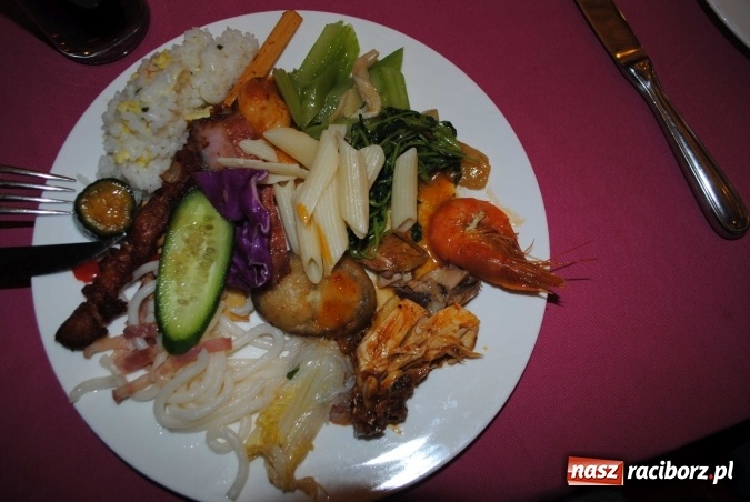 Zdjęcie w galerii na portalu naszraciborz.pl: Zesp&oacute;ł Raciborzanie w Chinach i Zjednoczonych Emiratach Arabskich wiadomości z regionu