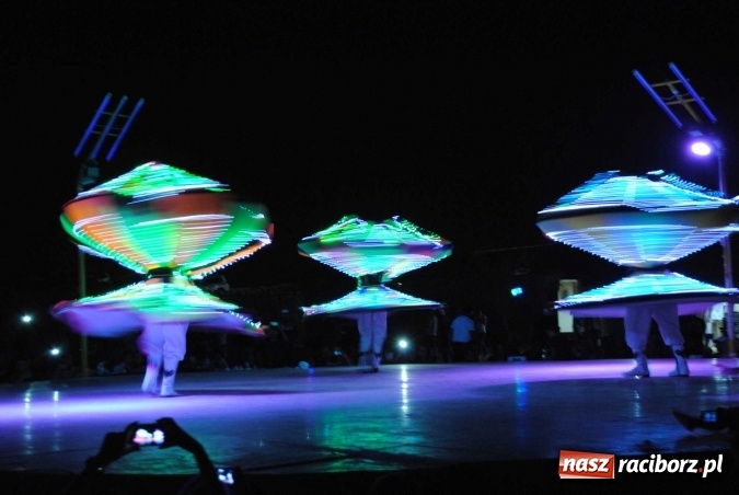 Zdjęcie w galerii na portalu naszraciborz.pl: Zesp&oacute;ł Raciborzanie w Chinach i Zjednoczonych Emiratach Arabskich wiadomości z regionu