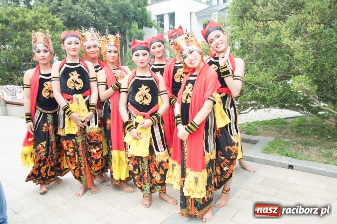 Zdjęcie w galerii na portalu naszraciborz.pl: Zesp&oacute;ł Raciborzanie w Chinach i Zjednoczonych Emiratach Arabskich wiadomości z regionu