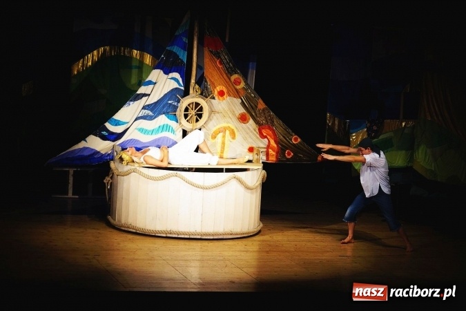 Zdjęcie w galerii na portalu naszraciborz.pl: Przygody Tomcia Paluszka bawiły dzieci w RCK  wiadomości z regionu