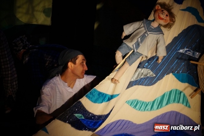 Zdjęcie w galerii na portalu naszraciborz.pl: Przygody Tomcia Paluszka bawiły dzieci w RCK  wiadomości z regionu