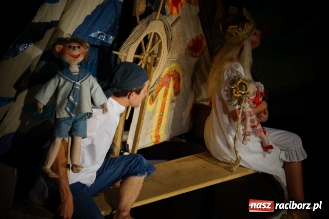 Zdjęcie w galerii na portalu naszraciborz.pl: Przygody Tomcia Paluszka bawiły dzieci w RCK  wiadomości z regionu