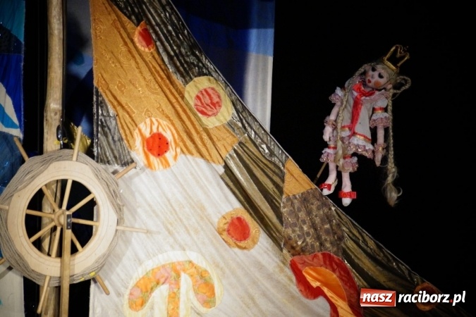 Zdjęcie w galerii na portalu naszraciborz.pl: Przygody Tomcia Paluszka bawiły dzieci w RCK  wiadomości z regionu