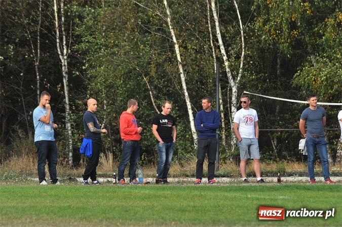 Zdjęcie w galerii na portalu naszraciborz.pl: Płomień Kobyla wciąż niepokonany wiadomości z regionu