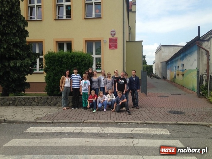 Zdjęcie w galerii na portalu naszraciborz.pl: Uczniowska przygoda z radiem w Studziennej  wiadomości z regionu