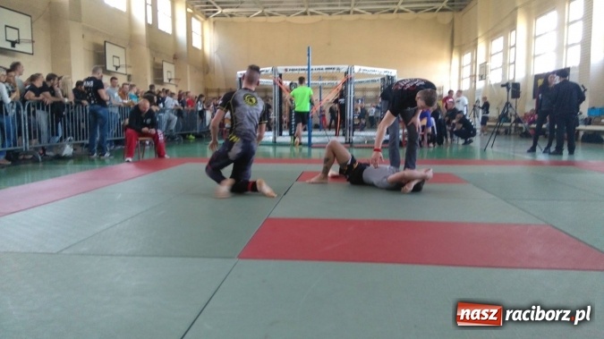 Zdjęcie w galerii na portalu naszraciborz.pl: Podopieczni trenera Tomasza Jabłonki na Mistrzostwach Śląska ALMMA w Świętochłowicach wiadomości z regionu