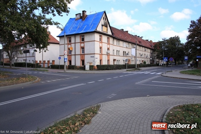 Zdjęcie w galerii na portalu naszraciborz.pl: Skrzyżowanie ulic Eichendorffa z Kościuszki. Rozwiązano jeden problem, a powstał drugi! wiadomości z regionu