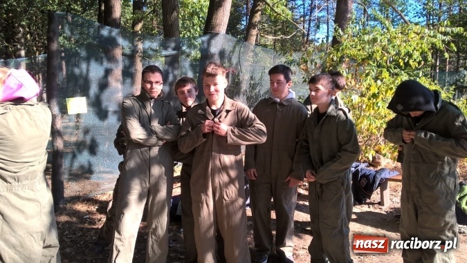 Zdjęcie w galerii na portalu naszraciborz.pl: Uczniowie Gimnazjum nr 5 integrowali się grając w paintball  wiadomości z regionu