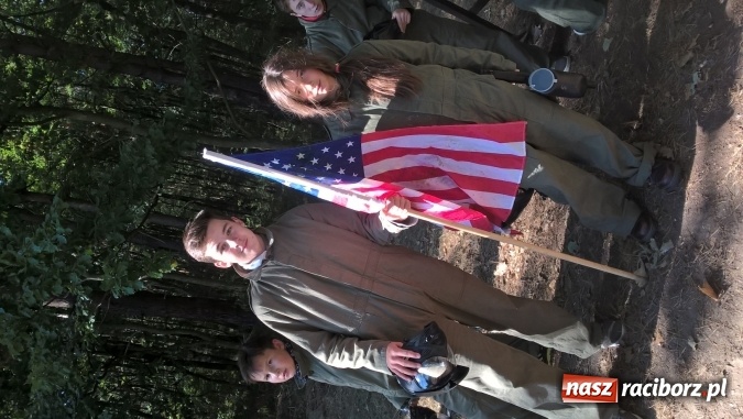 Zdjęcie w galerii na portalu naszraciborz.pl: Uczniowie Gimnazjum nr 5 integrowali się grając w paintball  wiadomości z regionu