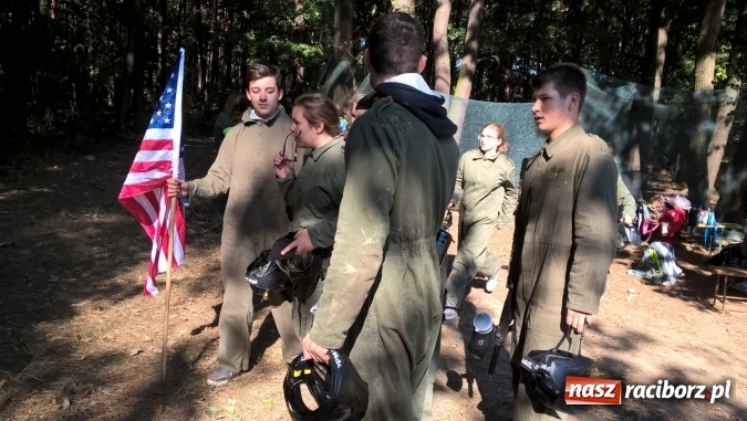 Zdjęcie w galerii na portalu naszraciborz.pl: Uczniowie Gimnazjum nr 5 integrowali się grając w paintball  wiadomości z regionu