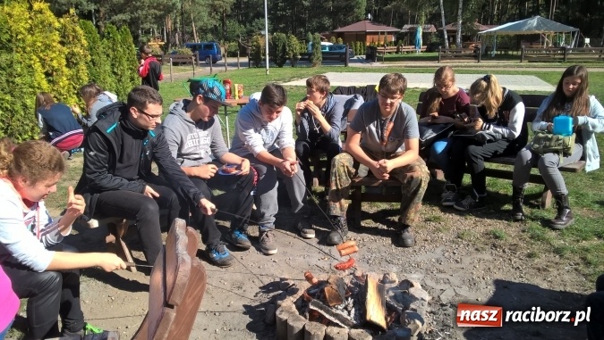 Zdjęcie w galerii na portalu naszraciborz.pl: Uczniowie Gimnazjum nr 5 integrowali się grając w paintball  wiadomości z regionu