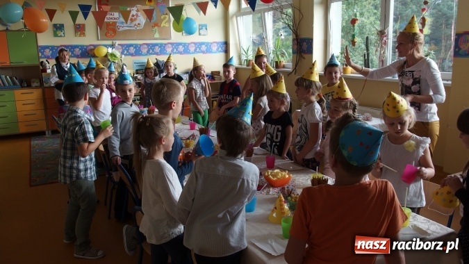 Zdjęcie w galerii na portalu naszraciborz.pl: Szkoła w Kuźni Raciborskiej ma nietuzinkowe pomysły na integrację wiadomości z regionu