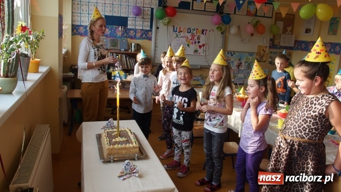 Zdjęcie w galerii na portalu naszraciborz.pl: Szkoła w Kuźni Raciborskiej ma nietuzinkowe pomysły na integrację wiadomości z regionu