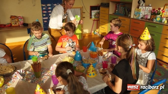 Zdjęcie w galerii na portalu naszraciborz.pl: Szkoła w Kuźni Raciborskiej ma nietuzinkowe pomysły na integrację wiadomości z regionu