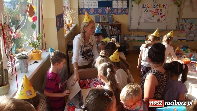 Zdjęcie w galerii na portalu naszraciborz.pl: Szkoła w Kuźni Raciborskiej ma nietuzinkowe pomysły na integrację wiadomości z regionu