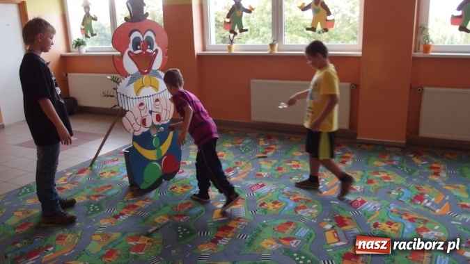 Zdjęcie w galerii na portalu naszraciborz.pl: Szkoła w Kuźni Raciborskiej ma nietuzinkowe pomysły na integrację wiadomości z regionu