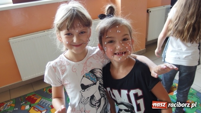 Zdjęcie w galerii na portalu naszraciborz.pl: Szkoła w Kuźni Raciborskiej ma nietuzinkowe pomysły na integrację wiadomości z regionu