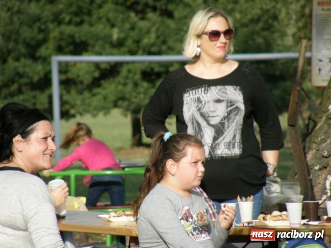 Zdjęcie w galerii na portalu naszraciborz.pl: Szkoła w Kuźni Raciborskiej ma nietuzinkowe pomysły na integrację wiadomości z regionu