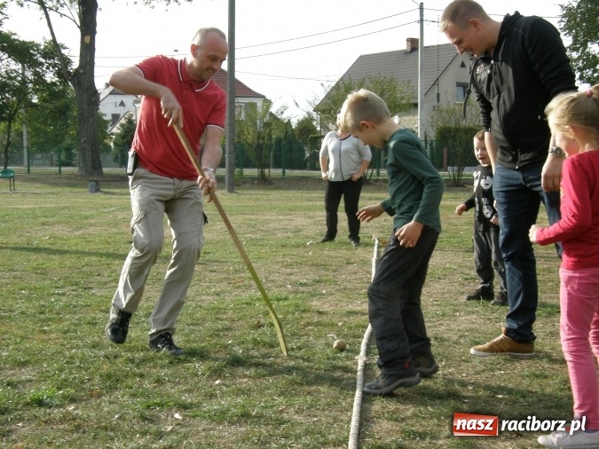 Zdjęcie w galerii na portalu naszraciborz.pl: Szkoła w Kuźni Raciborskiej ma nietuzinkowe pomysły na integrację wiadomości z regionu