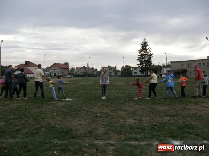 Zdjęcie w galerii na portalu naszraciborz.pl: Szkoła w Kuźni Raciborskiej ma nietuzinkowe pomysły na integrację wiadomości z regionu