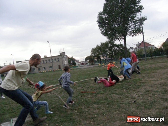 Zdjęcie w galerii na portalu naszraciborz.pl: Szkoła w Kuźni Raciborskiej ma nietuzinkowe pomysły na integrację wiadomości z regionu
