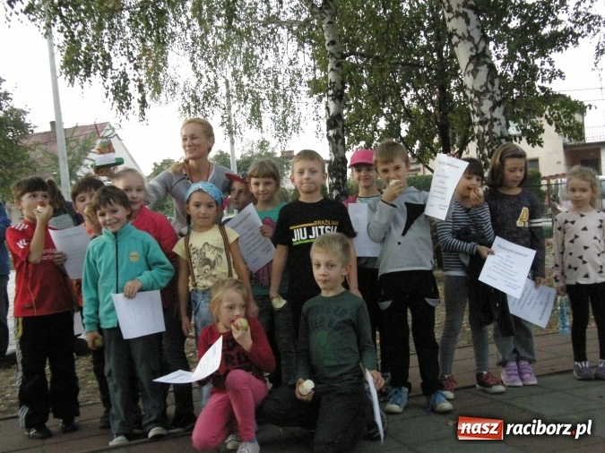 Zdjęcie w galerii na portalu naszraciborz.pl: Szkoła w Kuźni Raciborskiej ma nietuzinkowe pomysły na integrację wiadomości z regionu