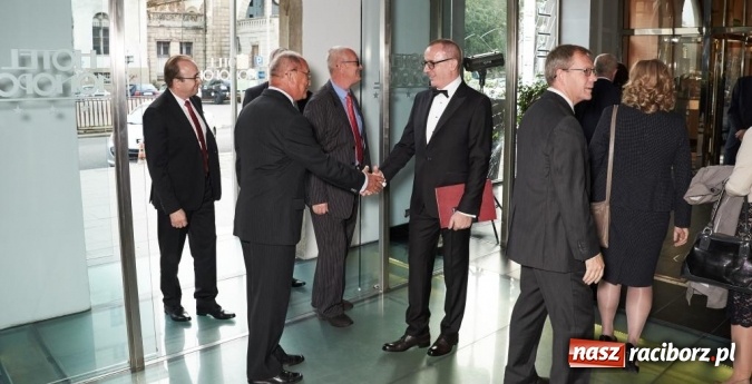 Zdjęcie w galerii na portalu naszraciborz.pl: SGL Carbon Polska S.A. świętował 120-lecie zakładu w Raciborzu - dawnego ZEW-u a wcześniej Siemens-Plania Werke wiadomości z regionu