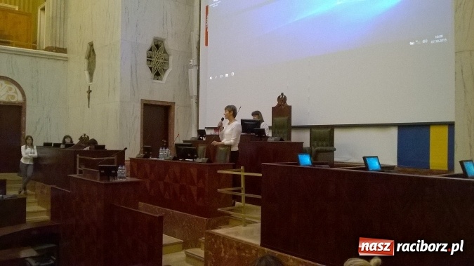 Zdjęcie w galerii na portalu naszraciborz.pl: Raciborska Telewizja Kablowa przygotowała film dla Śląskiego Urzędu Marszałkowskiego. Dziś pokazano go w Sejmie Śląskim wiadomości z regionu