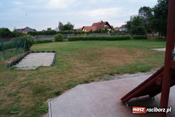 Zdjęcie w galerii na portalu naszraciborz.pl: W Nędzy stanie nowy plac zabaw z funkcją sportową  wiadomości z regionu