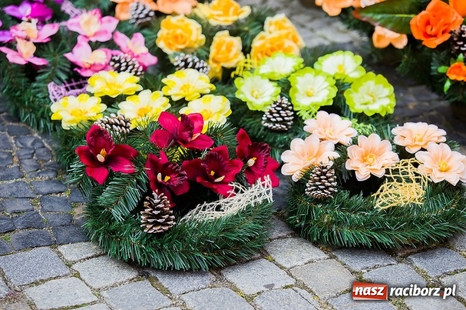 Zdjęcie w galerii na portalu naszraciborz.pl: Kolorowo na placu Dominikańskim w Raciborzu wiadomości z regionu