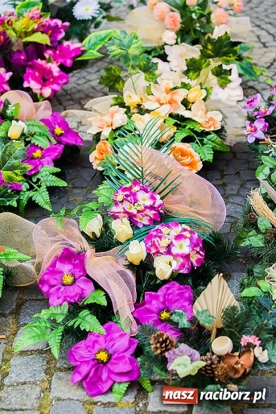 Zdjęcie w galerii na portalu naszraciborz.pl: Kolorowo na placu Dominikańskim w Raciborzu wiadomości z regionu