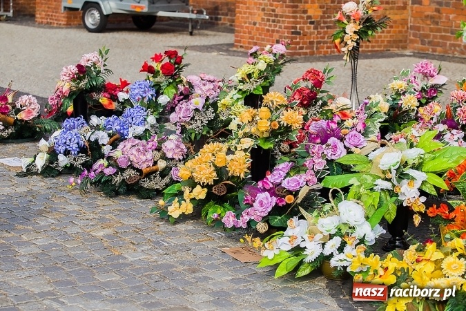 Zdjęcie w galerii na portalu naszraciborz.pl: Kolorowo na placu Dominikańskim w Raciborzu wiadomości z regionu