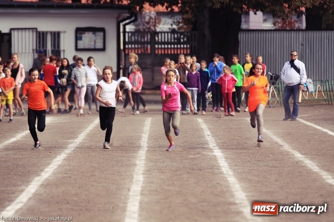 Zdjęcie w galerii na portalu naszraciborz.pl: Sport szkolny. Lekkoatletyczna Olimpiada na stadionie PWSZ wiadomości z regionu